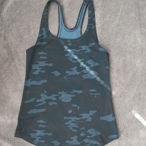 Lululemon blue camo tank size 6